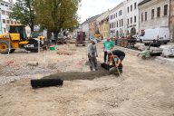 Vodní prvky na náměstí už dostávají své místo