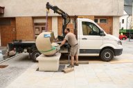 Opravenou sochu před Kotvičkou čeká finální nátěr