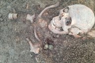 Jedna z koster možná patří významnému knězi...