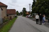 Chodník ve Lhotkách bude do října