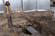 Archeologové našli před kostelem studnu