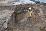 Archeologové začnou zkoumat výkopy u radnice a kostela