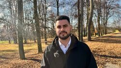 Alex Kaminaras_-_listopad_2025