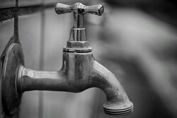 carola68-water-tap-4876800 1920